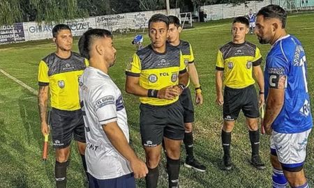 El partido entre Gimnasia de Ciudadela y Sportivo Urquiza se vio empañado por disturbios y violencia. El partido entre Gimnasia de Ciudadela y Sportivo Urquiza se vio empañado por disturbios y violencia.