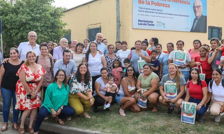 Estas son algunas de las mujeres que comenzaron a cursar sus estudios secundarios en la extensiones áulicas. Estas son algunas de las mujeres que comenzaron a cursar sus estudios secundarios en la extensiones áulicas.