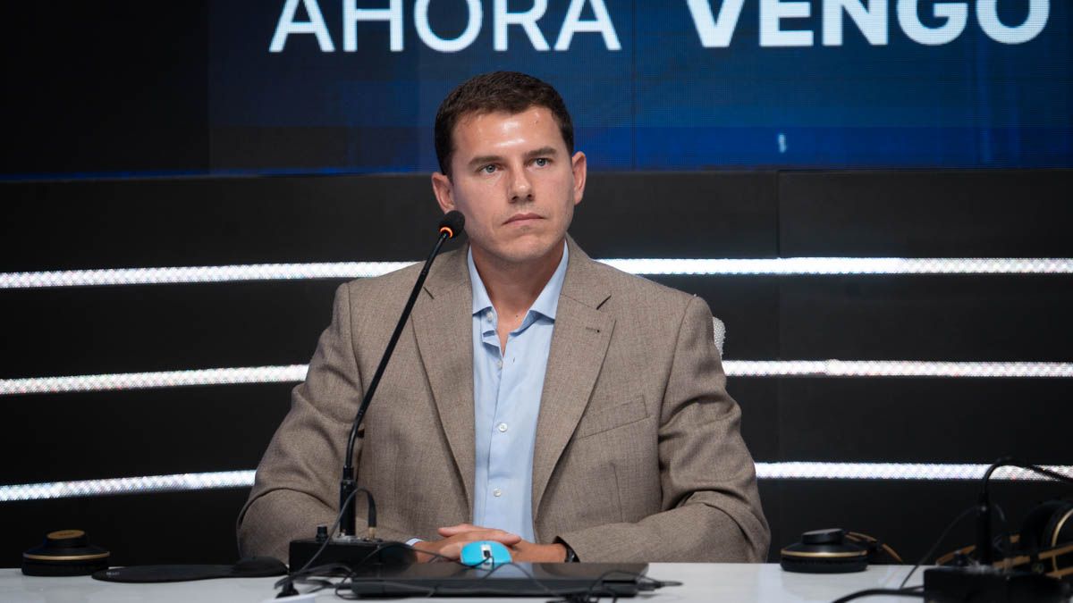 El Dr. Martín Balbarrey es especialista en retina.