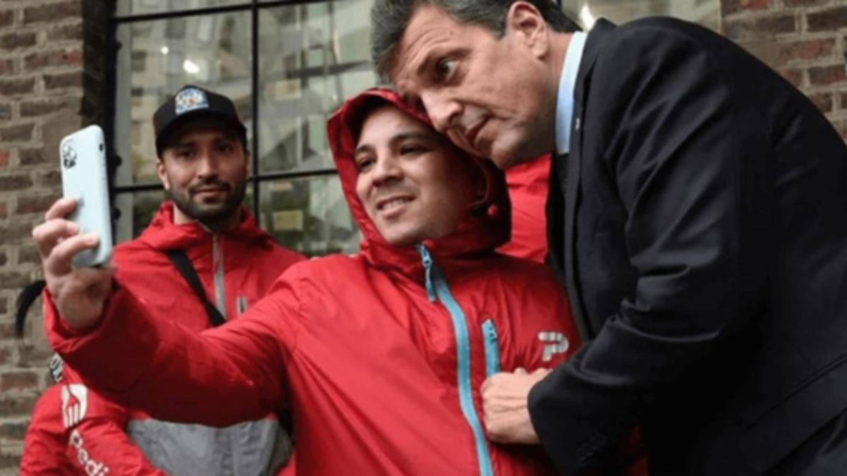 Sergio Massa anunció en campaña paradas seguras y cobertura de riesgos laborales para un sector absolutamente precarizado.