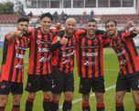 Patronato derrotó 2-0 a Sarmiento de Junín y quedó como líder del Torneo de la Liga Profesional junto con Lanús. Patronato derrotó 2-0 a Sarmiento de Junín y quedó como líder del Torneo de la Liga Profesional junto con Lanús.