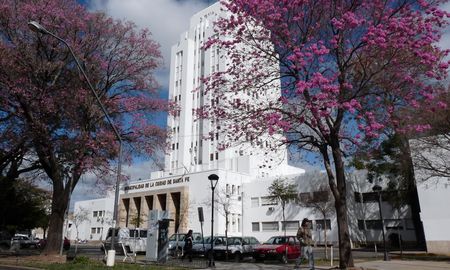 La denuncia contra el presidente del Tribunal de Cuentas municipal fue realizada por una funcionaria política del Ejecutivo local. La denuncia contra el presidente del Tribunal de Cuentas municipal fue realizada por una funcionaria política del Ejecutivo local.