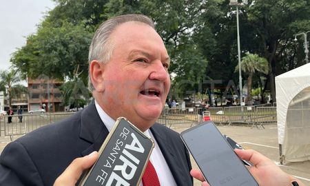 Felipe Michlig destacó “la trayectoria y el poder de resiliencia y la lucha permanente” de Oliveras. Felipe Michlig destacó “la trayectoria y el poder de resiliencia y la lucha permanente” de Oliveras.