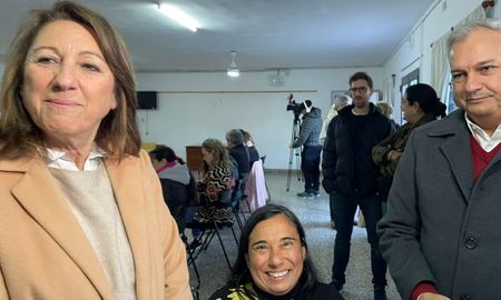 Mónica Fein, Gabriela Bruno y Pablo Farías, luego de la reunión informativa, sobra la ley de emergencia en discapacidad. Mónica Fein, Gabriela Bruno y Pablo Farías, luego de la reunión informativa, sobra la ley de emergencia en discapacidad.