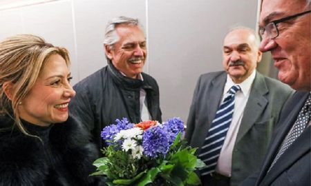 alberto fernandez llego a alemania y manana se vera con merkel alberto fernandez llego a alemania y manana se vera con merkel