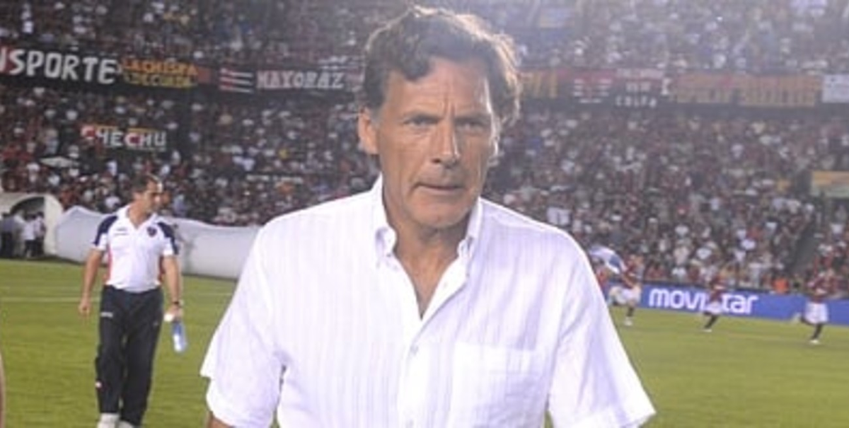 Miguel Ángel Russo en su vuelta al estadio de Colón. Miguel Ángel Russo en su vuelta al estadio de Colón.