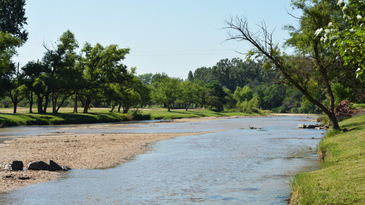 Escapada a un tranquilo pueblo de Córdoba, rodeado de aguas cristalinas y mucha historia