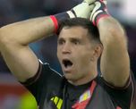 Dibu Martínez sufrió una pequeña fractura durante la entrada en calor de la final de la Europa League. Dibu Martínez sufrió una pequeña fractura durante la entrada en calor de la final de la Europa League.
