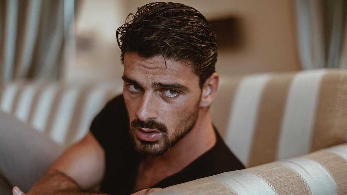 Michele Morrone se declara gay el actor italiano de 365 D as