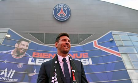 La llegada de Lionel Messi al Paris Saint-Germain generó un boom de ventas de camisetas con el número del rosarino. La llegada de Lionel Messi al Paris Saint-Germain generó un boom de ventas de camisetas con el número del rosarino.