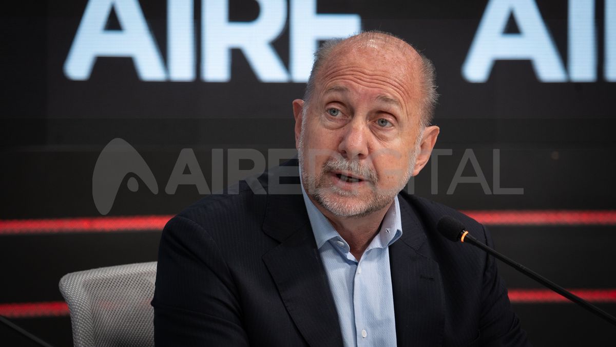 Omar Perotti es el gobernador de Santa Fe y será sucedido por Maximiliano Pullaro.