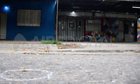 Un joven de 19 años fue asesinado en la balacera del miércoles y el jugador de las inferiores de Racing lucha por su vida. Un joven de 19 años fue asesinado en la balacera del miércoles y el jugador de las inferiores de Racing lucha por su vida.