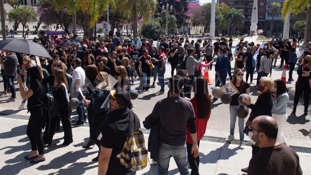 Los trabajadores de turismo se dirigieron hacia la plaza 25 de Mayo.&nbsp;
