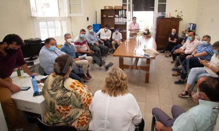 La reunión se llevó a cabo este lunes al mediodía en el Ministerio de Salud de la provincia. La reunión se llevó a cabo este lunes al mediodía en el Ministerio de Salud de la provincia.