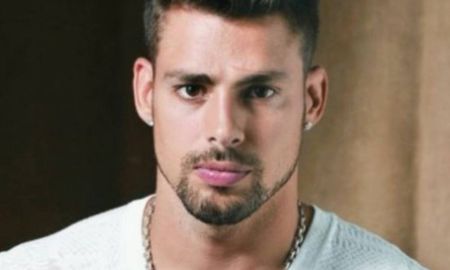 Cauã Reymond es el galán de Avenida Brasil. Cauã Reymond es el galán de Avenida Brasil.