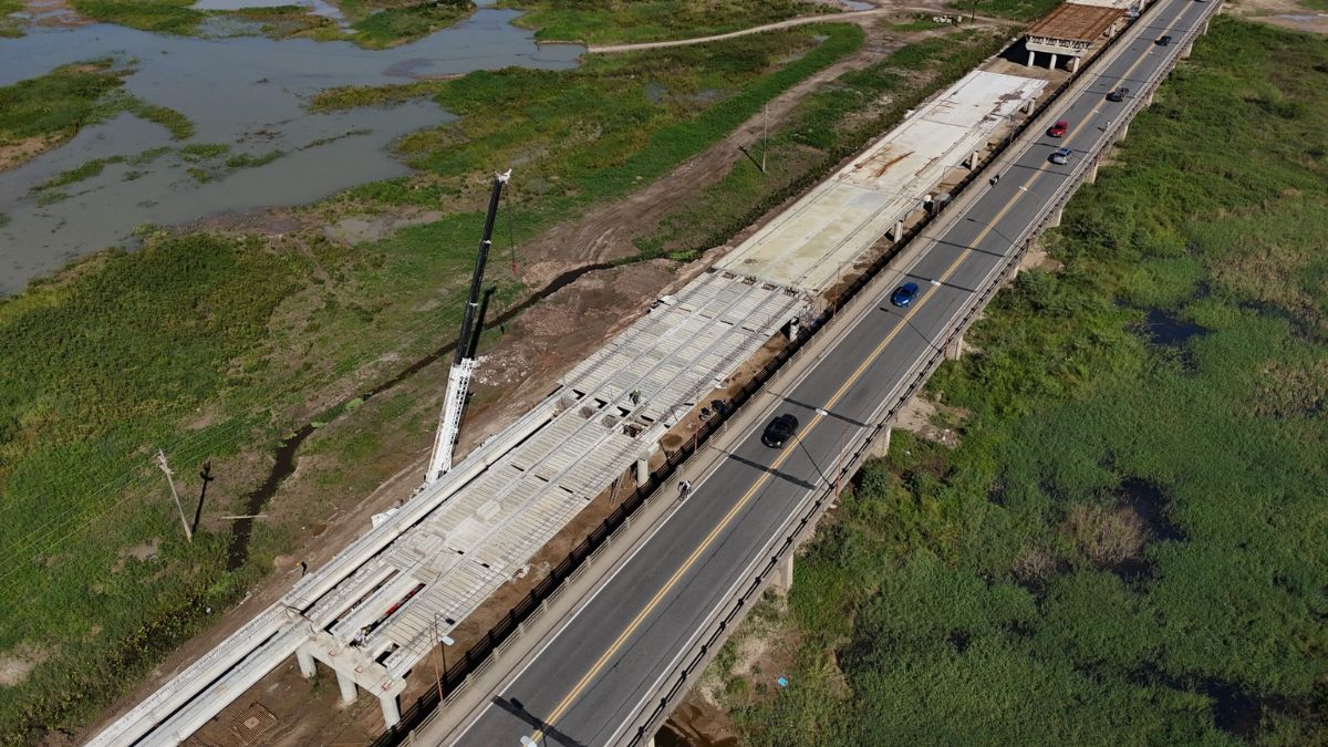 Confirman que el nuevo puente Santa Fe - Santo Tomé ya tiene un 40% de avance. Confirman que el nuevo puente Santa Fe - Santo Tomé ya tiene un 40% de avance.