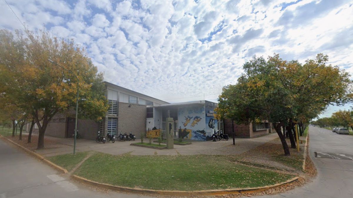 La directora de la escuela Malvinas Argentinas de Rafaela reveló en AIRE cómo se enteró de las amenazas virales contra establecimientos educativos de la zona.