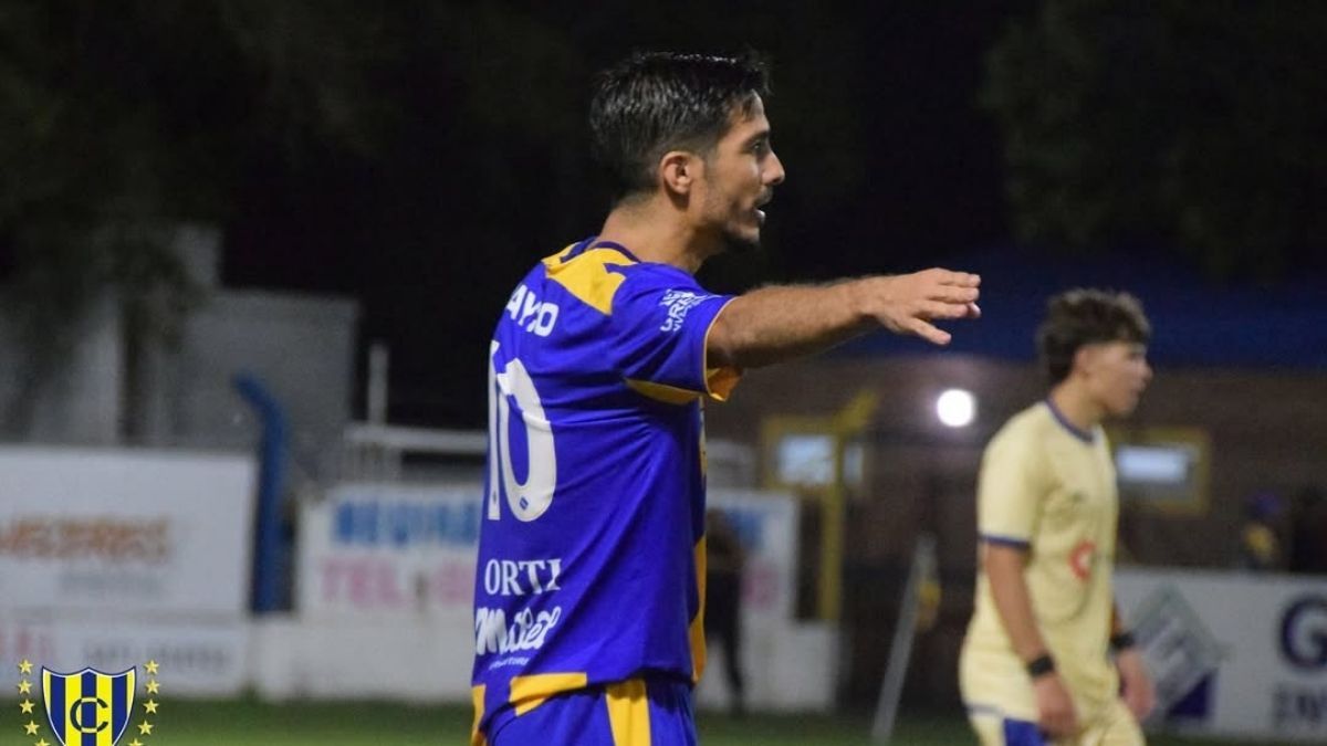 Facundo Bertoglio, ex Col&oacute;n, una de las figuras de Centenario de San Jos&eacute; de la Esquina. Foto: Maccioni Fotograf&iacute;a.