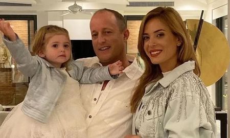 Jesica Cirio y Martín Insaurralde vivían en una importante propiedad, ubicada en un barrio cerrado de San Vicente. Jesica Cirio y Martín Insaurralde vivían en una importante propiedad, ubicada en un barrio cerrado de San Vicente.