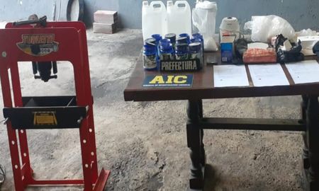 Por la causa fue encontrada una cocina de cocaína que estaba dentro de un lavadero de barrio Mayoraz de Santa Fe. Por la causa fue encontrada una cocina de cocaína que estaba dentro de un lavadero de barrio Mayoraz de Santa Fe.
