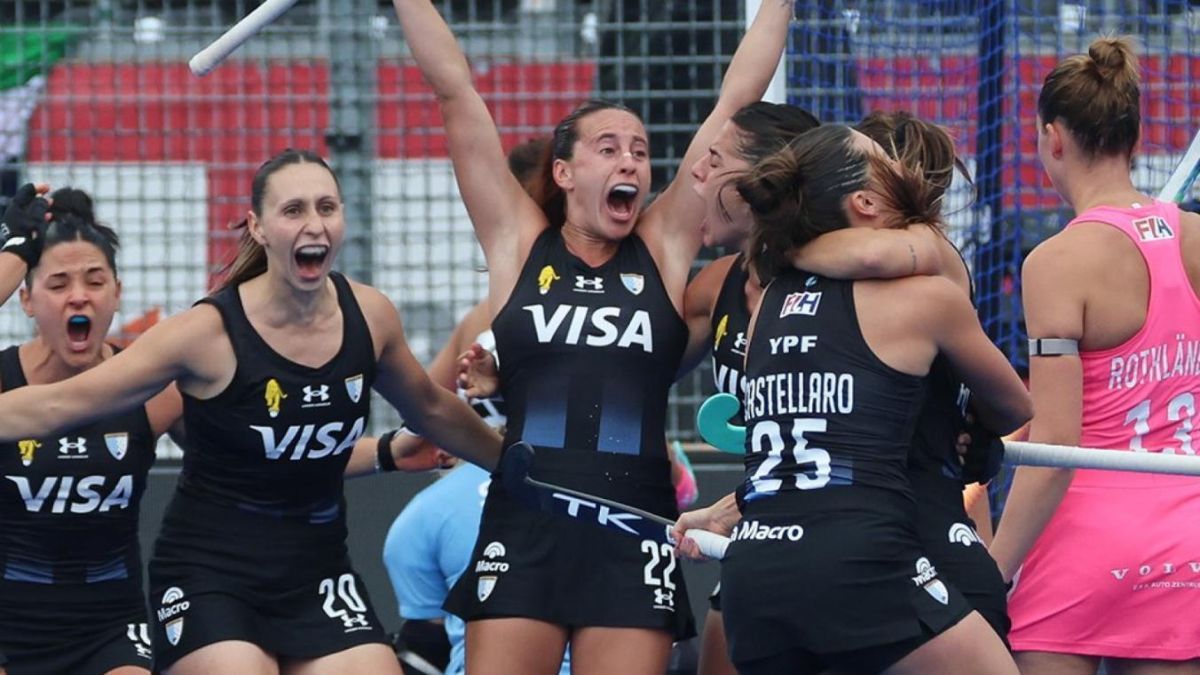 Las Leonas consiguieron su primer triunfo en el Mundial de hockey. Las Leonas consiguieron su primer triunfo en el Mundial de hockey.