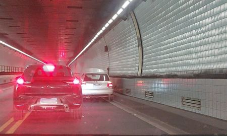El Túnel Subfluvial es una conexión vial por la que circulan alrededor de 3,5 millones de vehículos por año. El Túnel Subfluvial es una conexión vial por la que circulan alrededor de 3,5 millones de vehículos por año.