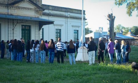 Este viernes se desarrolló una nueva jornada bajo el cronograma establecido para el nivel secundario diurno en la escuela Mariano Moreno de San Cristóbal. Este viernes se desarrolló una nueva jornada bajo el cronograma establecido para el nivel secundario diurno en la escuela Mariano Moreno de San Cristóbal.
