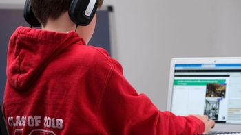 Dos de cada tres chicos que usan la inteligencia artificial, lo hacen con fines educativos.