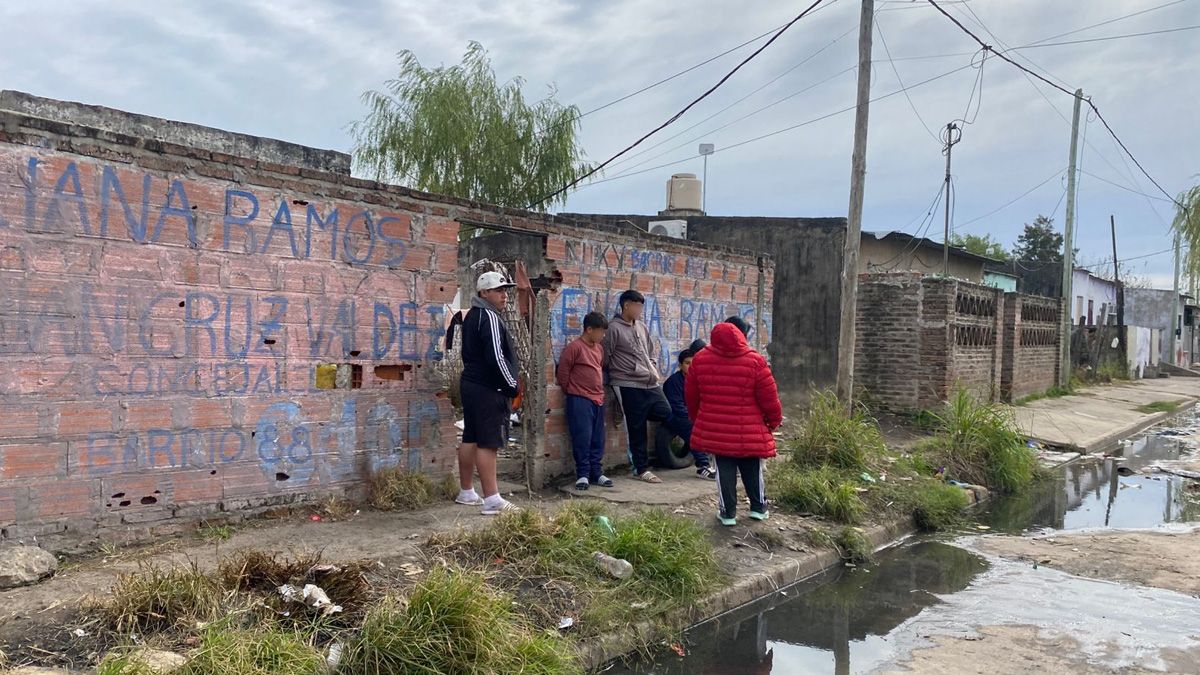 El episodio comenzó dentro de una vivienda ubicada en Pasaje Quiroga al 1900, barrio Santa Rosa de Lima.