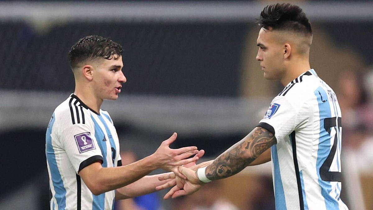 Lautaro Martínez y Julián Álvarez serían titulares ante la ausencia de Messi. Lautaro Martínez y Julián Álvarez serían titulares ante la ausencia de Messi.