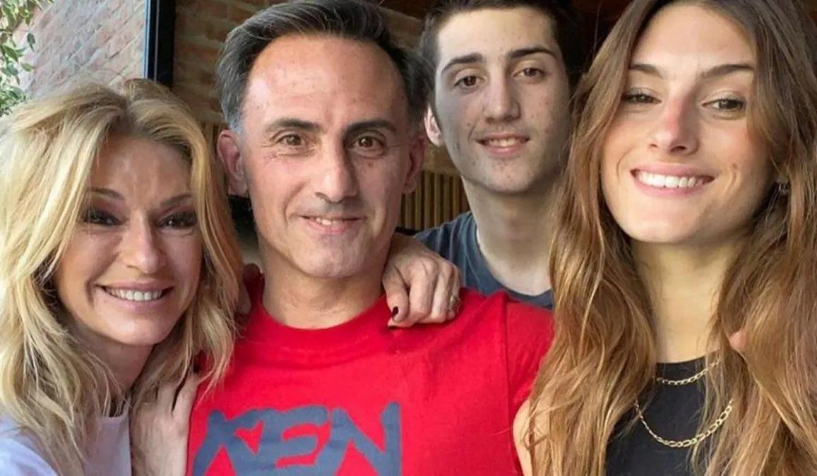 Yanina Latorre junto a su familia.