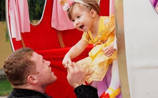 La hija del Canelo Álvarez rodeada de gustos lujosos