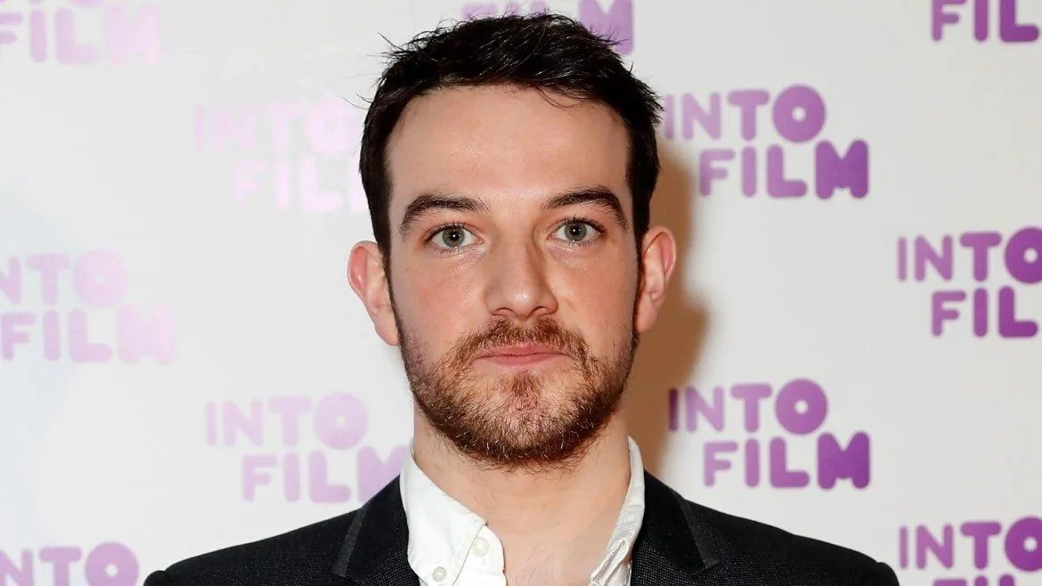 Reid llamó a una ambulancia y Kevin abusó de ella.