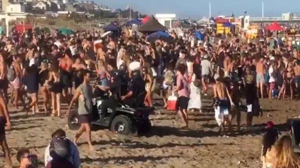 El ministro de Turismo y Deporte, Matías Lammens aseguró que el Estado está presente en la Costa Atlántica para que se cumplan los protocolos para evitar nuevos contagios de coronavirus