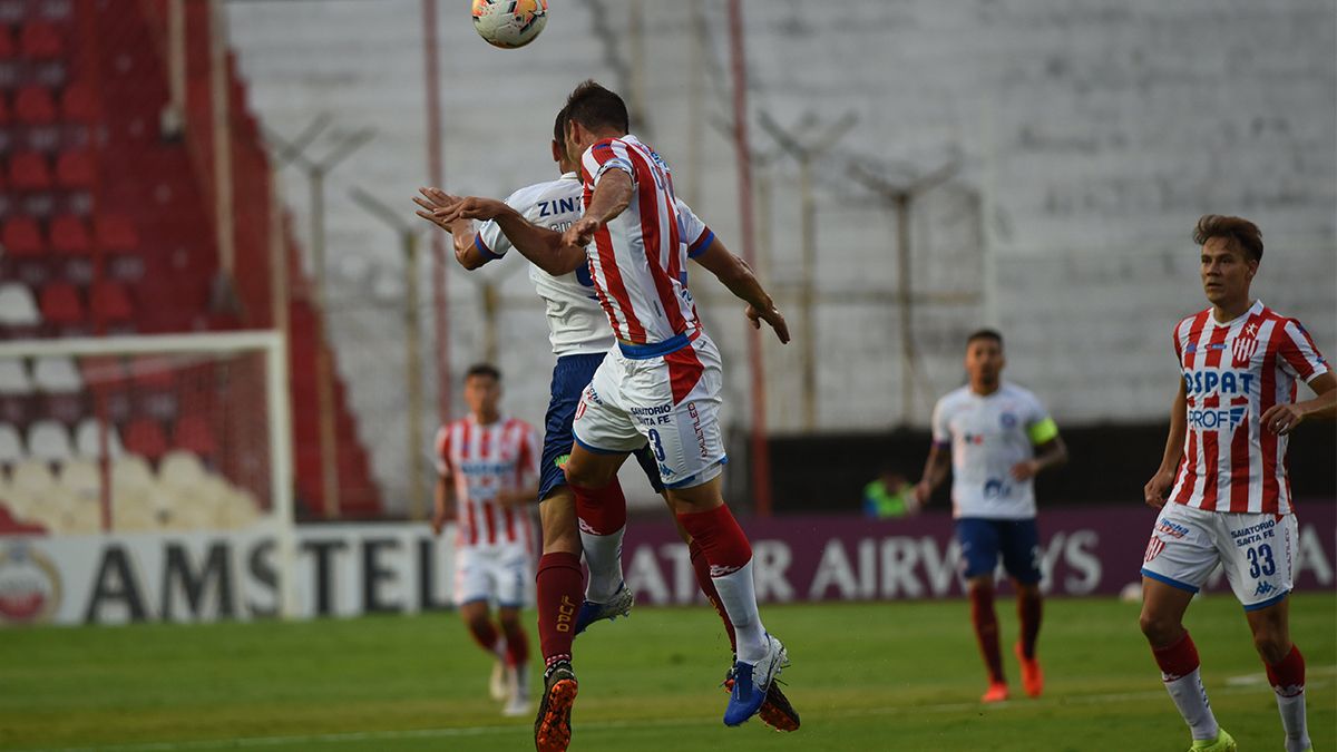 Unión no pudo llegar al gol y quedó eliminado por la derrota 1-0 en Brasil.