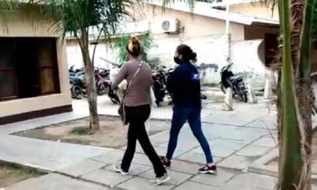 Un mujer fue detenida en Santiago del Estero tras ser denunciada por golpear a su hijo. (Foto: Diario Panorama). Un mujer fue detenida en Santiago del Estero tras ser denunciada por golpear a su hijo. (Foto: Diario Panorama).