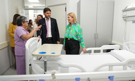 Pullaro y Saglia agradecieron “a todo el personal del sistema de salud por el esfuerzo que hacen todos los días”.