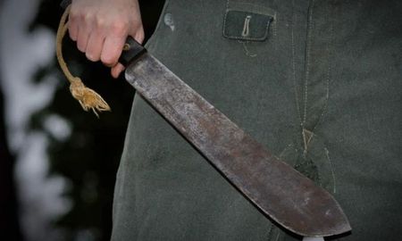 El hombre de 58 años está acusado de atacar con un machete a un sargento. El hombre de 58 años está acusado de atacar con un machete a un sargento.