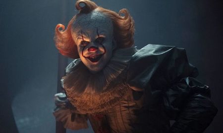 El capítulo 6 de It: Bienvenidos a Derry explica el trauma de Ingrid y revela la verdad de la caja de Halloran. El capítulo 6 de It: Bienvenidos a Derry explica el trauma de Ingrid y revela la verdad de la caja de Halloran.