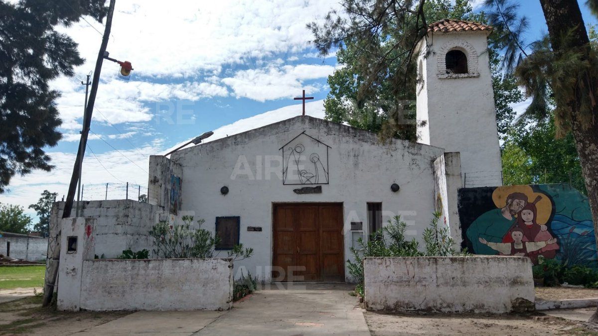 La capilla sigue sin luz debido al robo en las instalaciones eléctricas que ocurrió el pasado 2 de marzo.