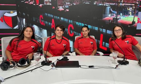 Las jugadoras de Colón visitaron AIRE en la antesala de su primer partido en el Brigadier López. Las jugadoras de Colón visitaron AIRE en la antesala de su primer partido en el Brigadier López.