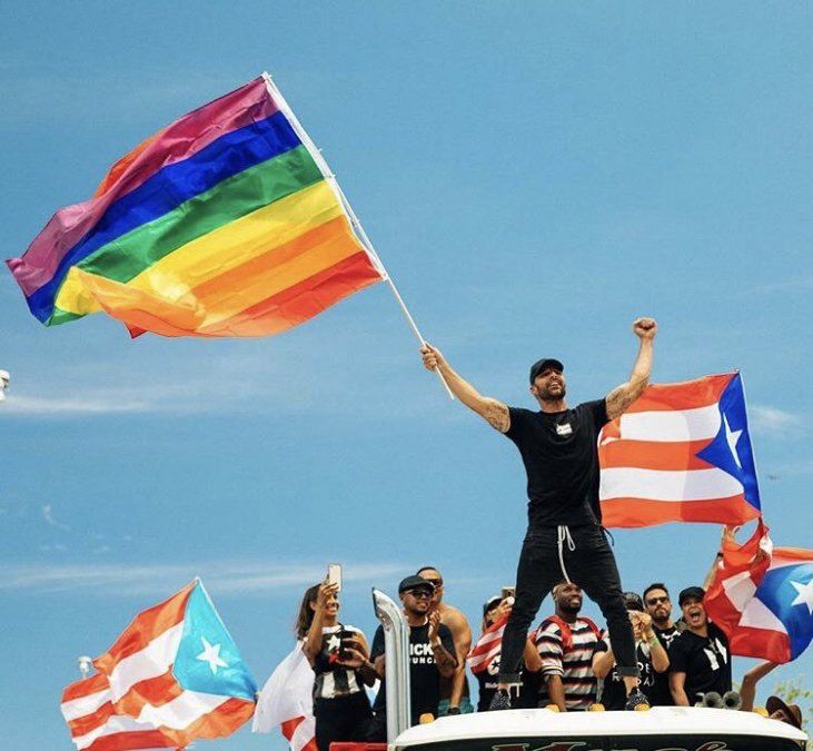 Ricky Martin marchó en Puerto Rico para pedir la renuncia del gobernador