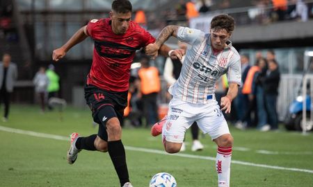 Unión cayó ante un rival directo, pero todavía depende de sí mismo, para clasificar a la próxima Copa Sudamericana. Unión cayó ante un rival directo, pero todavía depende de sí mismo, para clasificar a la próxima Copa Sudamericana.