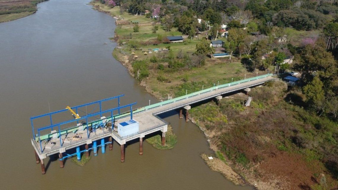 Ante la bajante histórica del río Paraná desde Aguas Santafesinas (Assa) continúan con las acciones para mantener la captación del agua y poder seguir brindando el servicio normalmente