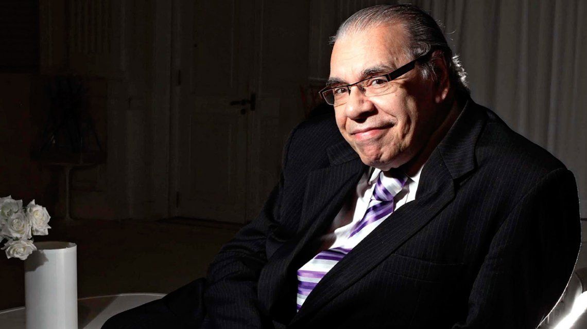 Enrique Pinti mostró "grandes avances" en su estado de salud en las últimas horas, aunque permanecerá en observación, informó hoy el empresario teatral Carlos Rottemberg.