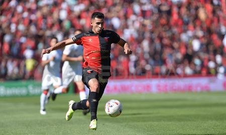 Eric Meza renovó contrato con Colón hasta 2025 y el Sabalero aseguró la continuidad de un jugador indispensable en el esquema de Eduardo Domínguez. Eric Meza renovó contrato con Colón hasta 2025 y el Sabalero aseguró la continuidad de un jugador indispensable en el esquema de Eduardo Domínguez.