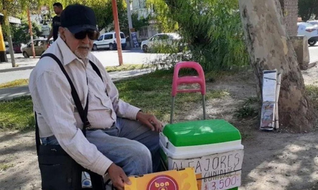 Se conoció la historia aterradora abuelito de las golosinas, un querido vendedor de una ciudad de Río Negro. Se conoció la historia aterradora abuelito de las golosinas, un querido vendedor de una ciudad de Río Negro.