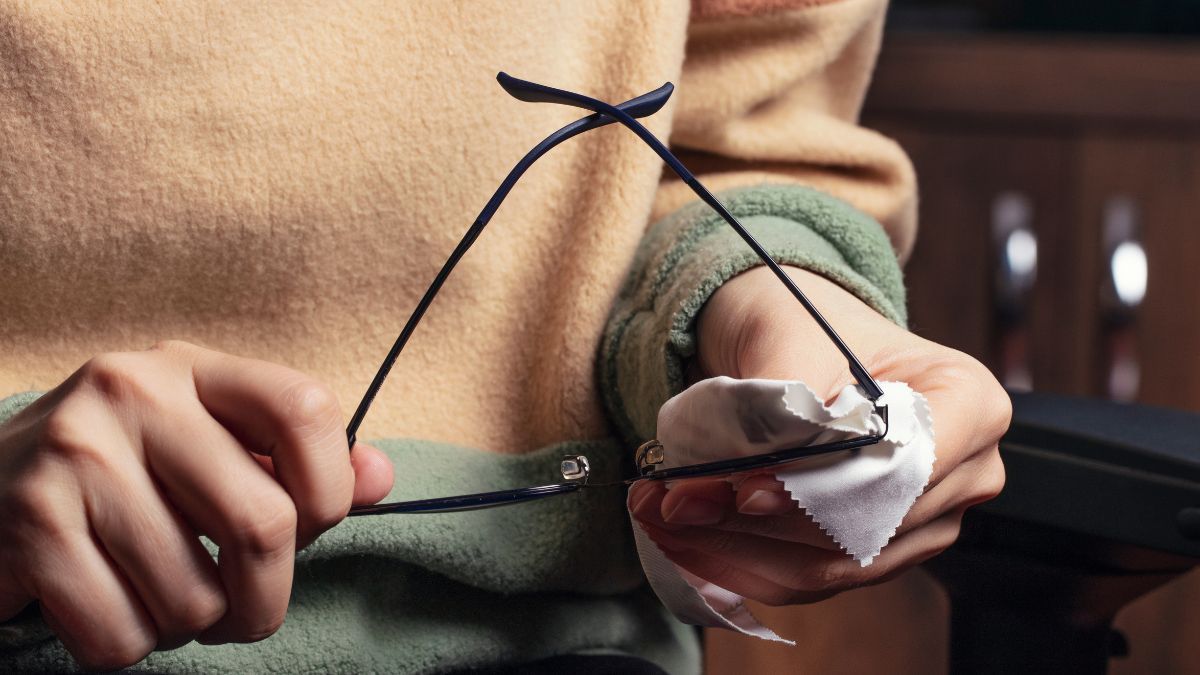 La limpieza correcta de los lentes es sencilla.
