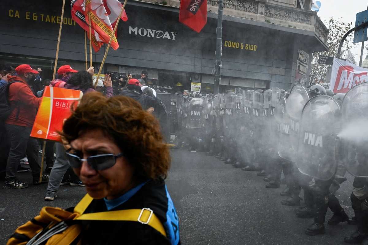 Desde la Oficina del Presidente, habló de un intento de golpe de Estado y felicitó el accionar de la policía y las fuerzas de seguridad. Desde la Oficina del Presidente, habló de un intento de golpe de Estado y felicitó el accionar de la policía y las fuerzas de seguridad.