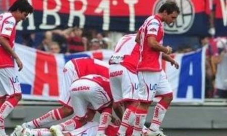 Unión no vence a San Lorenzo como visitante desde el año 2011. En esa oportunidad fue victoria tatengue por 1 a 0 con gol de Paulo Rosales Unión no vence a San Lorenzo como visitante desde el año 2011. En esa oportunidad fue victoria tatengue por 1 a 0 con gol de Paulo Rosales